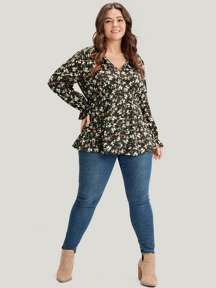 

Plus Size Black Floral V Neck Lantern Sleeve Ruffles Blouse Women Elegant Long Sleeve V-neck Dailywear Blouses BloomChic