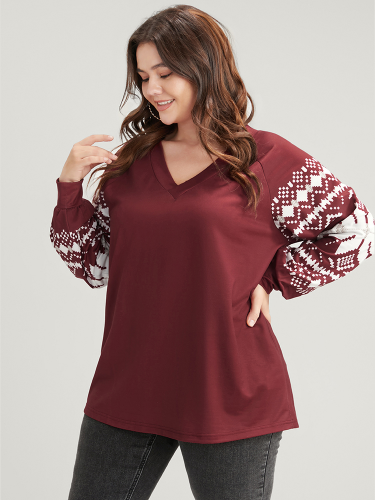 

Plus Size Snowflake Print V Neck Drop Shoulder Sweatshirt Women Scarlet Casual Contrast V-neck Festival-Christmas Sweatshirts BloomChic