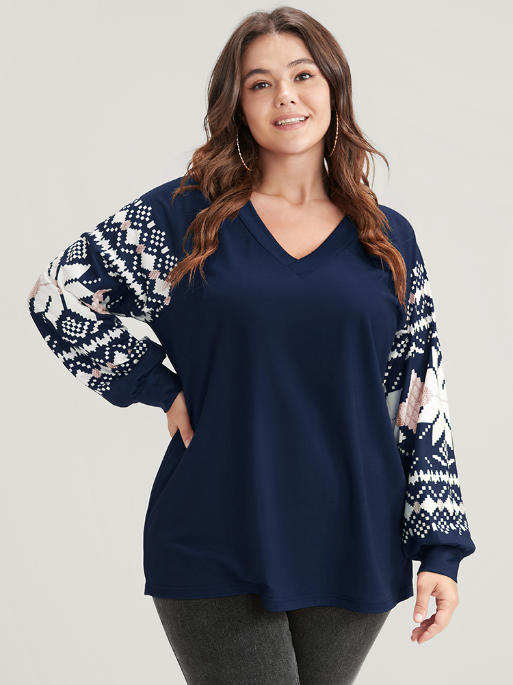 

Plus Size Snowflake Print V Neck Drop Shoulder Sweatshirt Women Indigo Casual Contrast V-neck Festival-Christmas Sweatshirts BloomChic