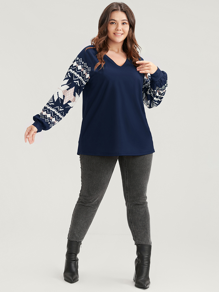 

Plus Size Snowflake Print V Neck Drop Shoulder Sweatshirt Women Indigo Casual Contrast V-neck Festival-Christmas Sweatshirts BloomChic