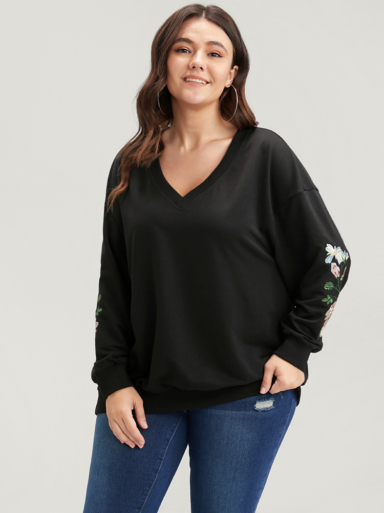 

Plus Size Floral Embroidered V Neck Drop Shoulder Sweatshirt Women Black Casual Embroidered V-neck Dailywear Sweatshirts BloomChic