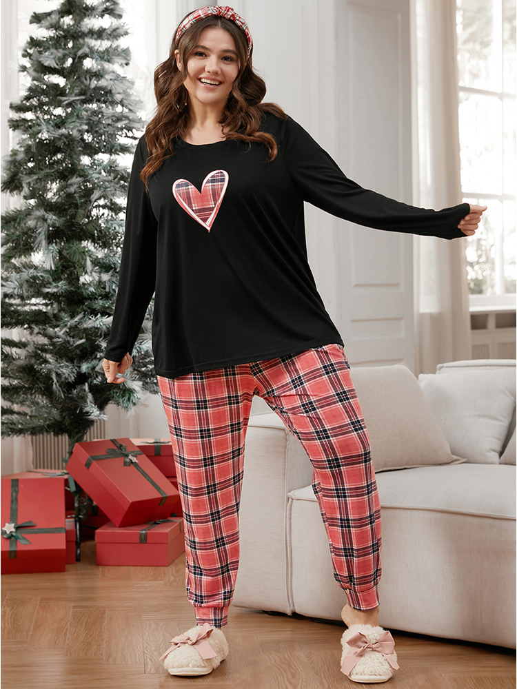 

Plus Size Heart Print Plaid Pajama Set Women Black Graphic-Christmas Printed Long Sleeve Round Neck Casual Loungewear Sets BloomChic