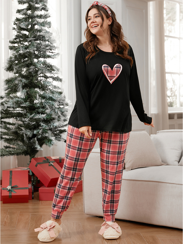 

Plus Size Heart Print Plaid Pajama Set Women Black Graphic-Christmas Printed Long Sleeve Round Neck Casual Loungewear Sets BloomChic