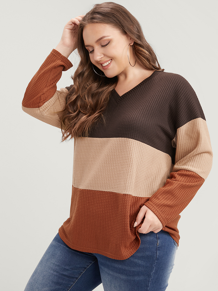 

Plus Size Colorblock Contrast V Neck Waffle Knit Long Tee Bronze Women Casual Contrast Plain V-neck Dailywear T-shirts BloomChic