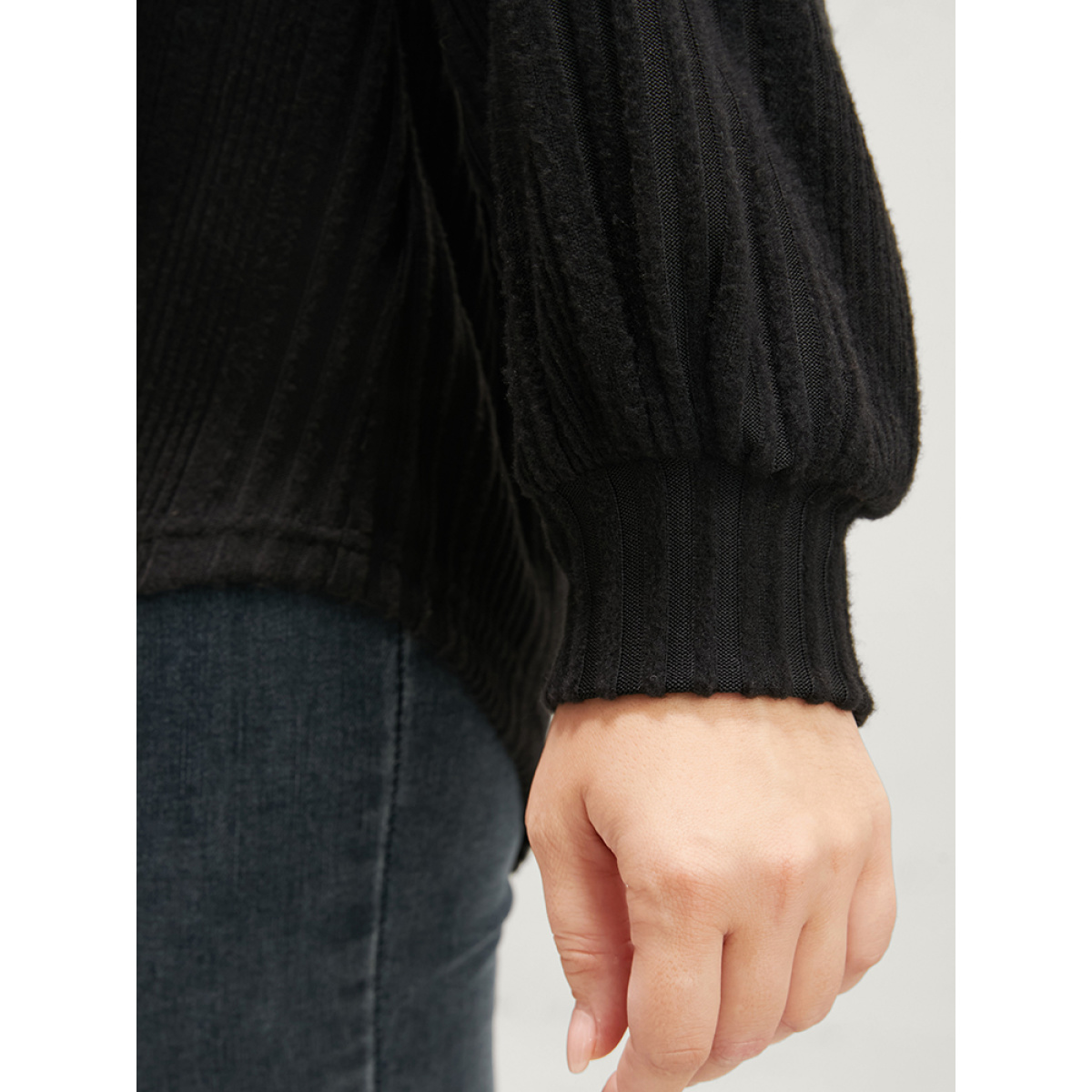 

Plus Size Solid Textured Rib Knit Arc Hem Hooded Sweatshirt Women Black Elegant Hooded Dailywear Sweatshirts BloomChic