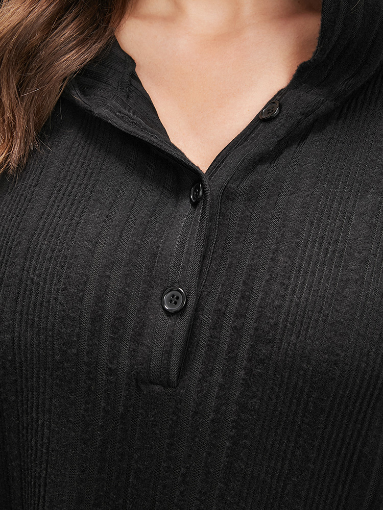 

Plus Size Solid Textured Rib Knit Arc Hem Hooded Sweatshirt Women Black Elegant Hooded Dailywear Sweatshirts BloomChic