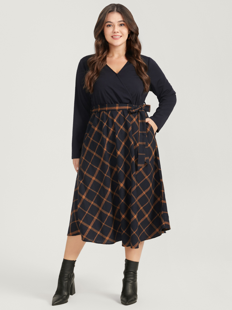 Plus Size Plaid Patchwork Pocket Belted Surplice Neck Dress Indigo Women Elegant Belted V-neck Long Sleeve Curvy Midi Dress BloomChic 22-24/3X 