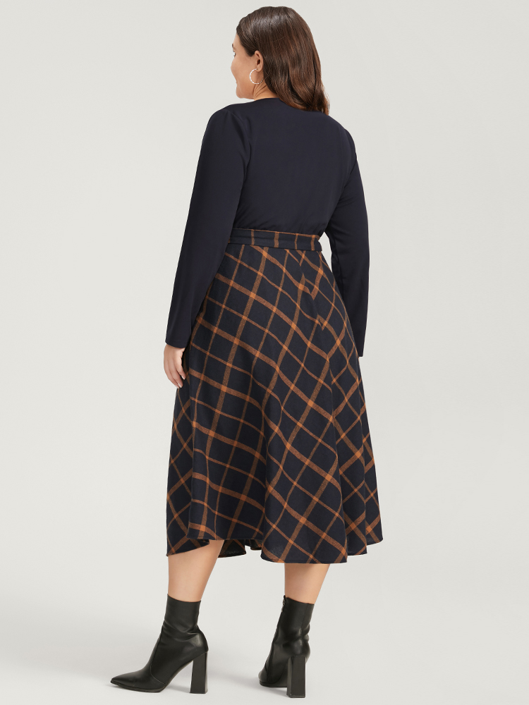 Plus Size Plaid Patchwork Pocket Belted Surplice Neck Dress Indigo Women Elegant Belted V-neck Long Sleeve Curvy Midi Dress BloomChic 22-24/3X 
