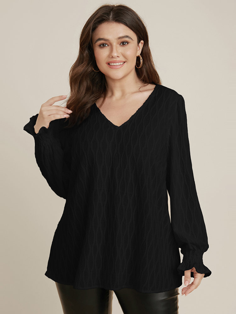 

Plus Size Black Solid Textured Shirred Lantern Sleeve Blouse Women Elegant Long Sleeve V-neck Dailywear Blouses BloomChic