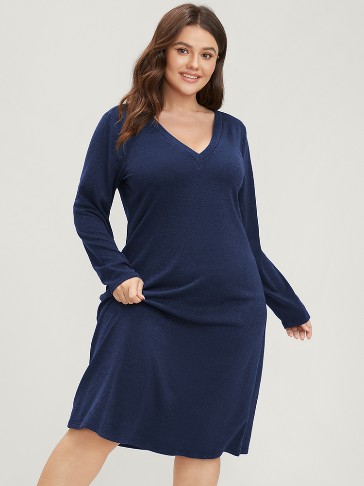 

Plus Size Solid V Neck Bodycan Knee Dress Indigo Long Sleeve V-neck Elegant Dailywear  Bloomchic