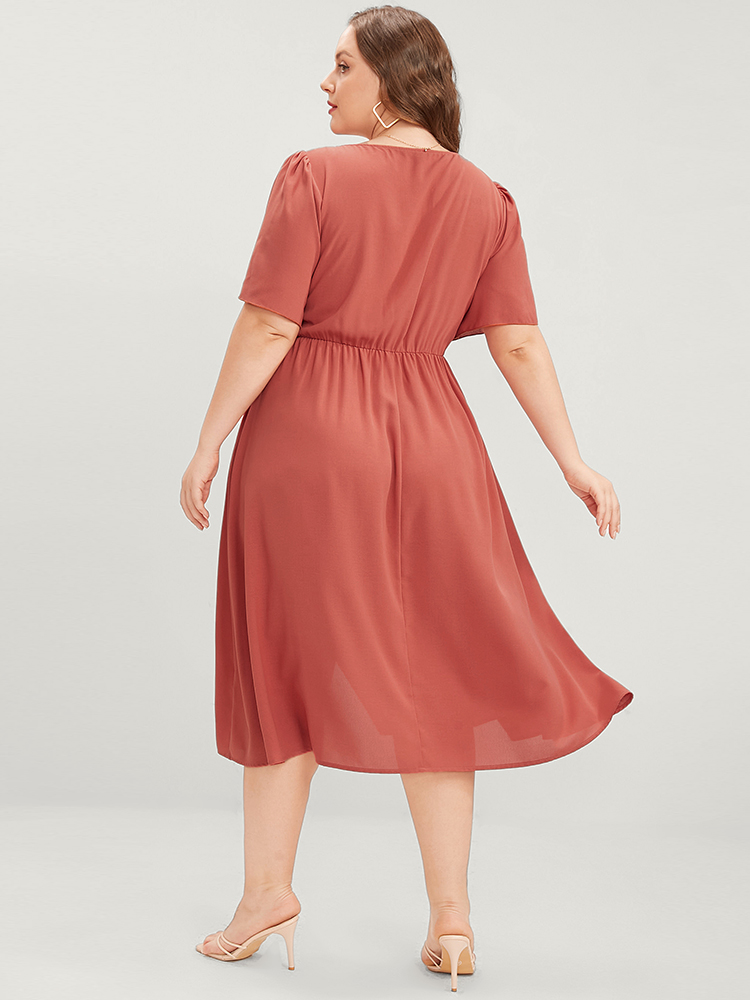 

Plus Size Plain Square Neck Shirred Pocket Split Hem Dress Salmon Women Elegant Gathered Square Neck Short sleeve Curvy Midi Dress BloomChic