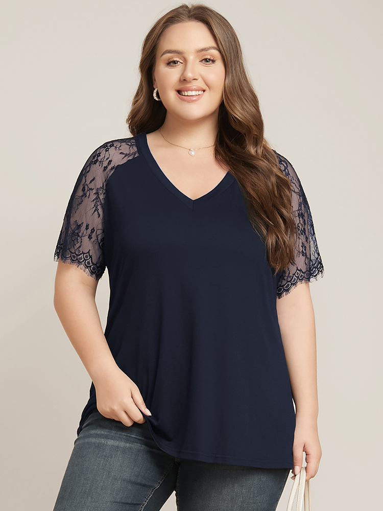 

Plus Size Solid Contrast Lace Raglan Sleeve V Neck T-shirt Midnight Women Elegant Lace Plain V-neck Dailywear T-shirts BloomChic