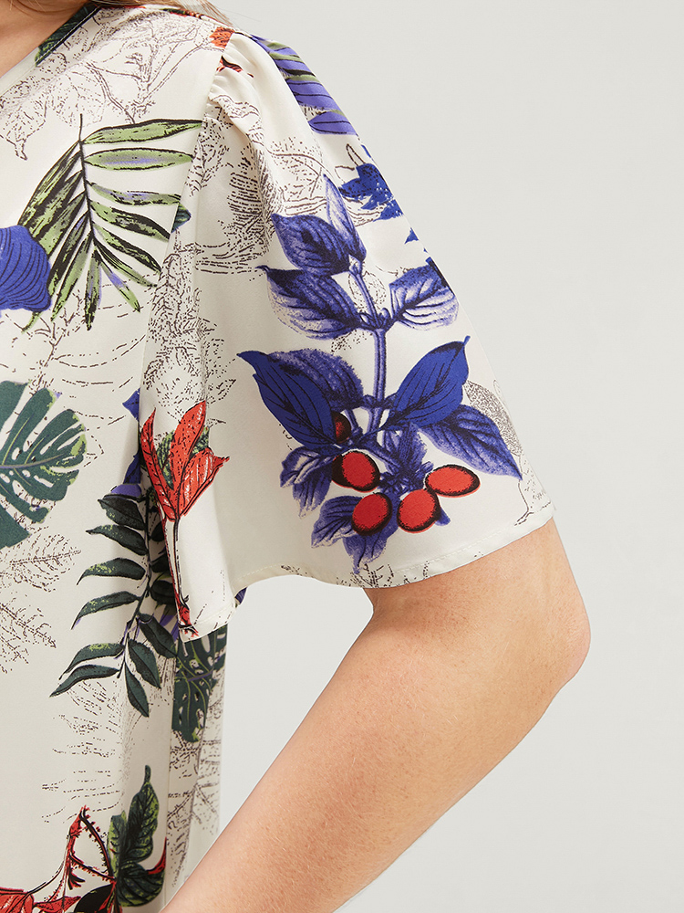 Plus Size Women Dailywear Plants Elastic Waist Ruffle Sleeve Short sleeve V-neck Vacation Blouses BloomChic 