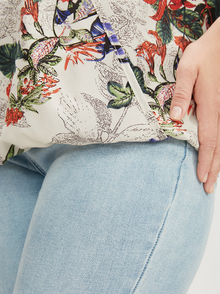 Plus Size Women Dailywear Plants Elastic Waist Ruffle Sleeve Short sleeve V-neck Vacation Blouses BloomChic 