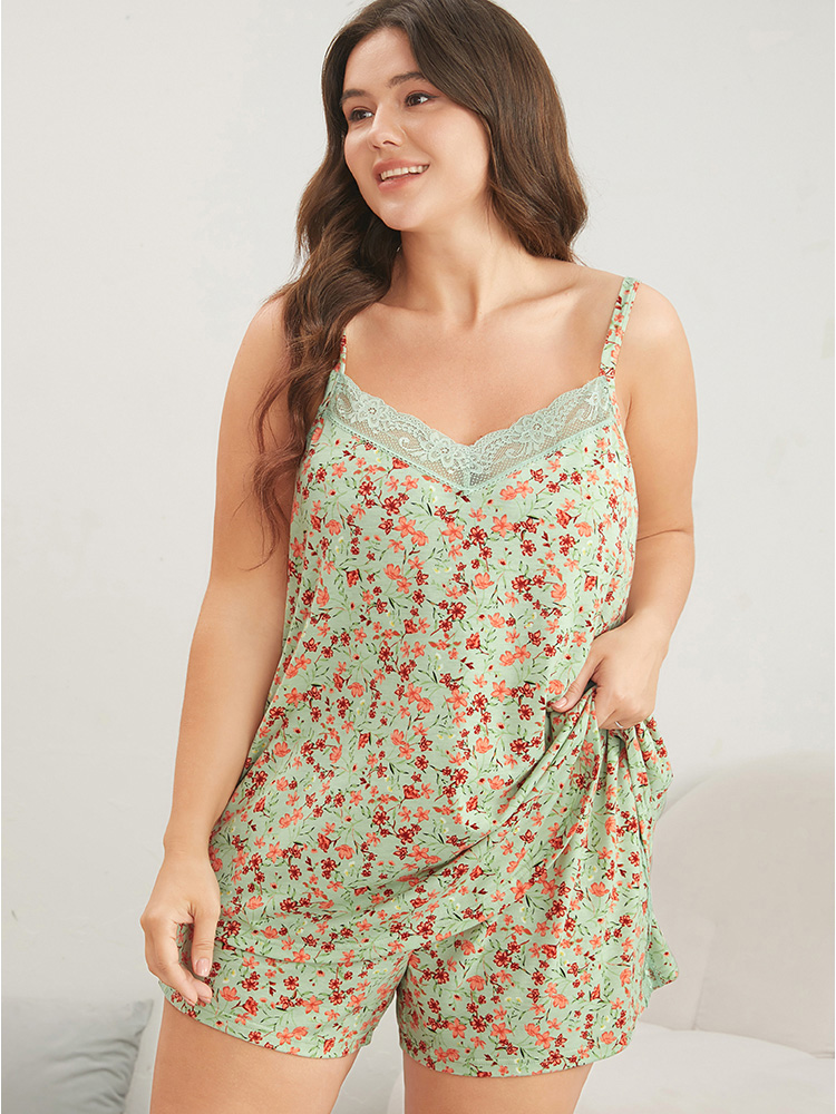 

Plus Size Ditsy Floral Contrast Lace Cami Top Women Mint Elegant Ditsy Floral Spaghetti Strap Loungewear BloomChic