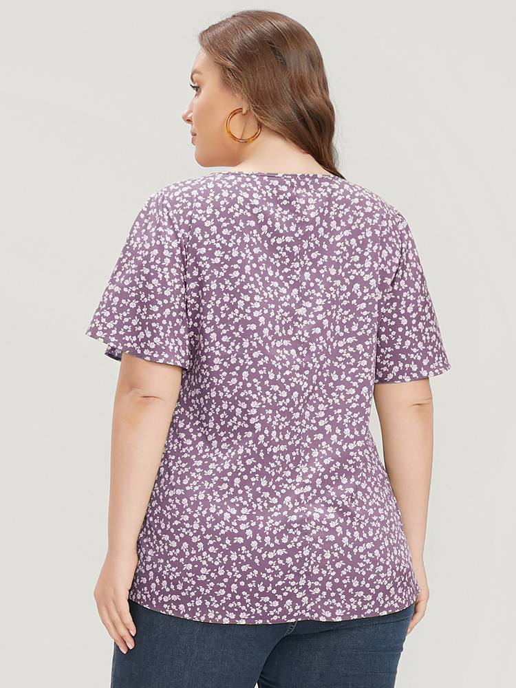 

Plus Size Mauve Ditsy Floral Ruffle Sleeve Button Detail Blouse Women Elegant Short sleeve V-neck Everyday Blouses BloomChic