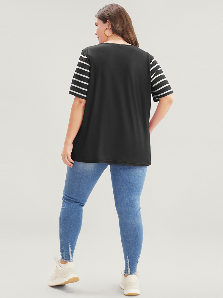 

Plus Size Striped Contrast Round Neck T-shirt Black Women Casual Striped Round Neck Dailywear T-shirts BloomChic