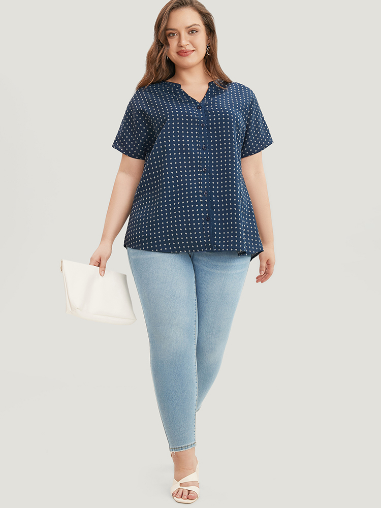 

Plus Size Indigo Graphic Print Notched Neck Button Up Blouse Women Office Short sleeve Notched collar Dailywear Blouses BloomChic