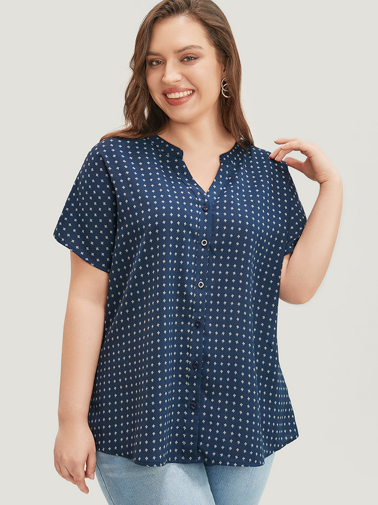 Plus Size Indigo Graphic Print Notched Neck Button Up Blouse Women Office Short sleeve Notched collar Dailywear Blouses BloomChic 26/4X 