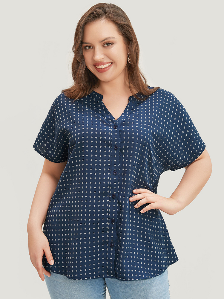 Plus Size Indigo Graphic Print Notched Neck Button Up Blouse Women Office Short sleeve Notched collar Dailywear Blouses BloomChic 26/4X 