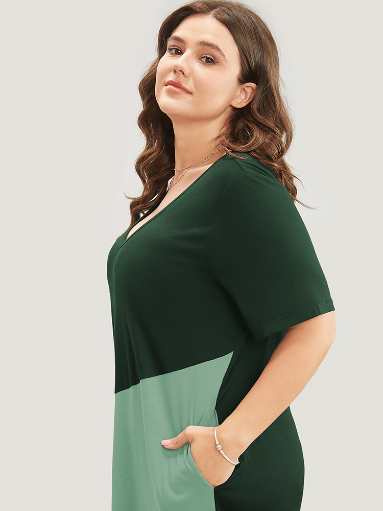Plus Size Colorblock Contrast V Neck Pocket Split Hem Dress Green Women Casual Contrast V-neck Short sleeve Curvy Midi Dress BloomChic 30/6X 