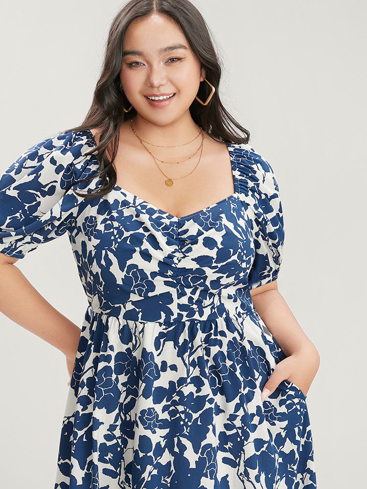 Plus Size Floral Print Pocket Puff Sleeve Ruched Pocket Ruffle Hem Dress DarkBlue Women Elegant Pocket V-neck Short sleeve Curvy Midi Dress BloomChic 26/4X 