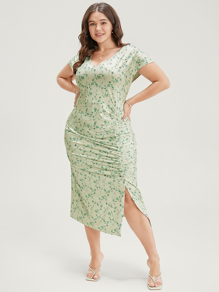 

Plus Size Floral Printed Split Hem Cap Sleeve Ruched Dress Mint Women Glamour Slit V-neck Cap Sleeve Curvy Midi Dress BloomChic