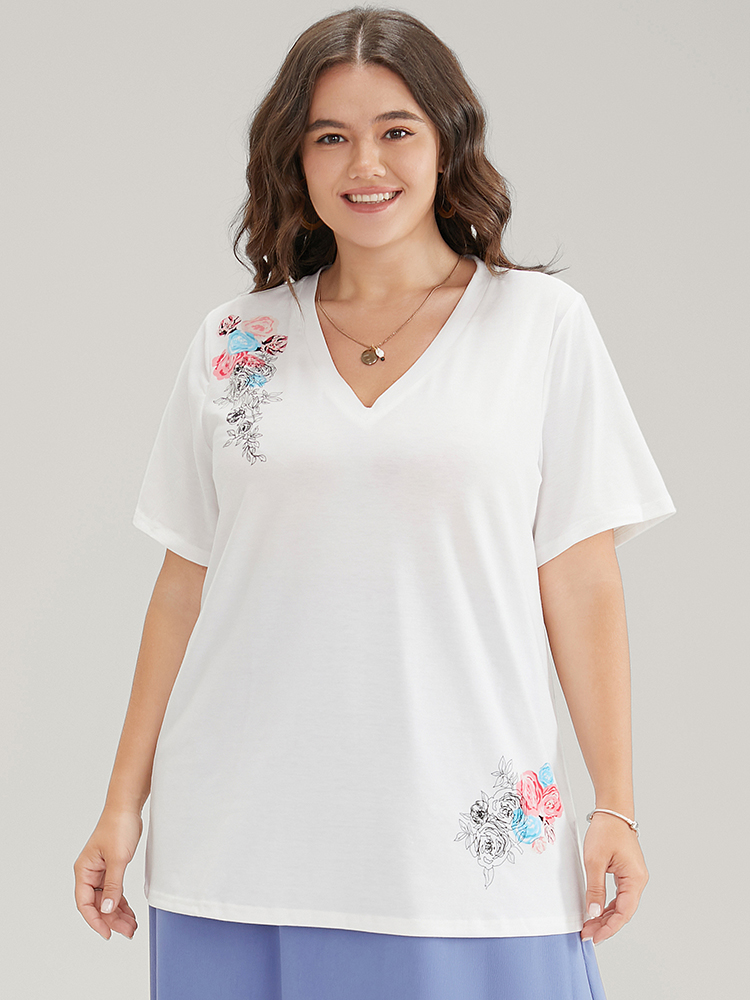 Plus Size Women Dailywear Floral Printed Regular Sleeve Short sleeve V-neck Casual T-shirts BloomChic 