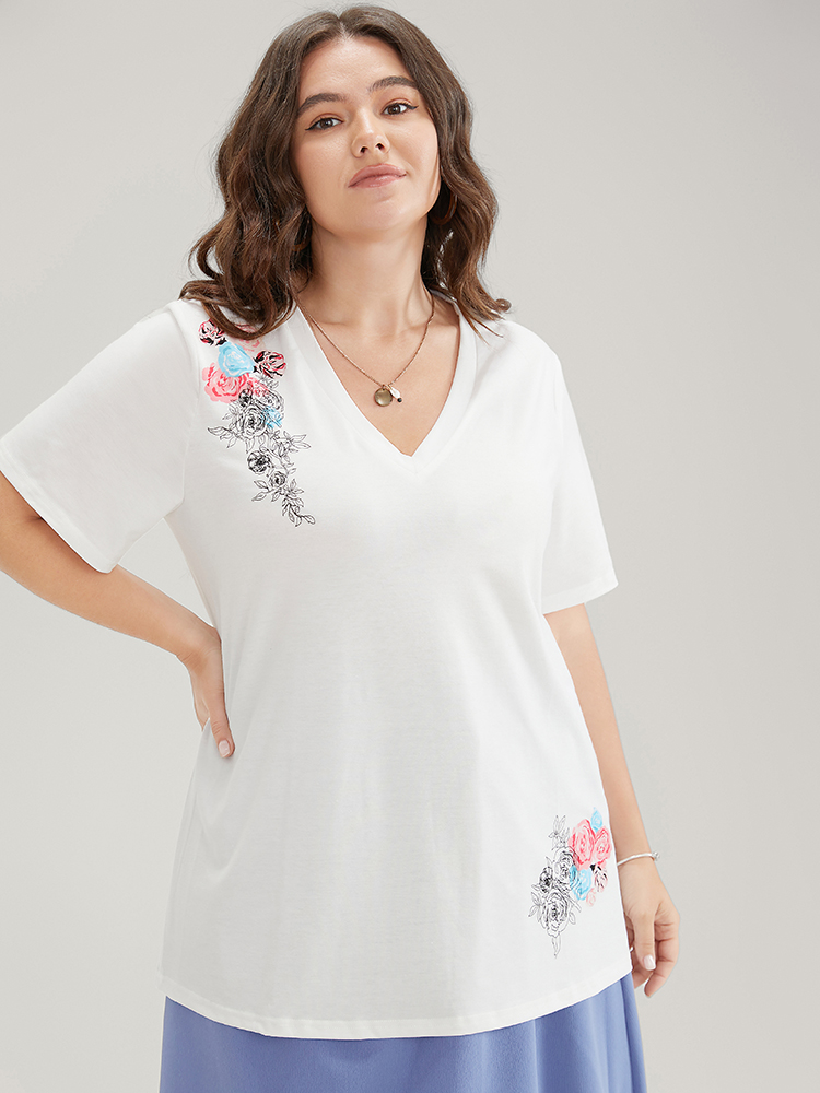 Plus Size Women Dailywear Floral Printed Regular Sleeve Short sleeve V-neck Casual T-shirts BloomChic 