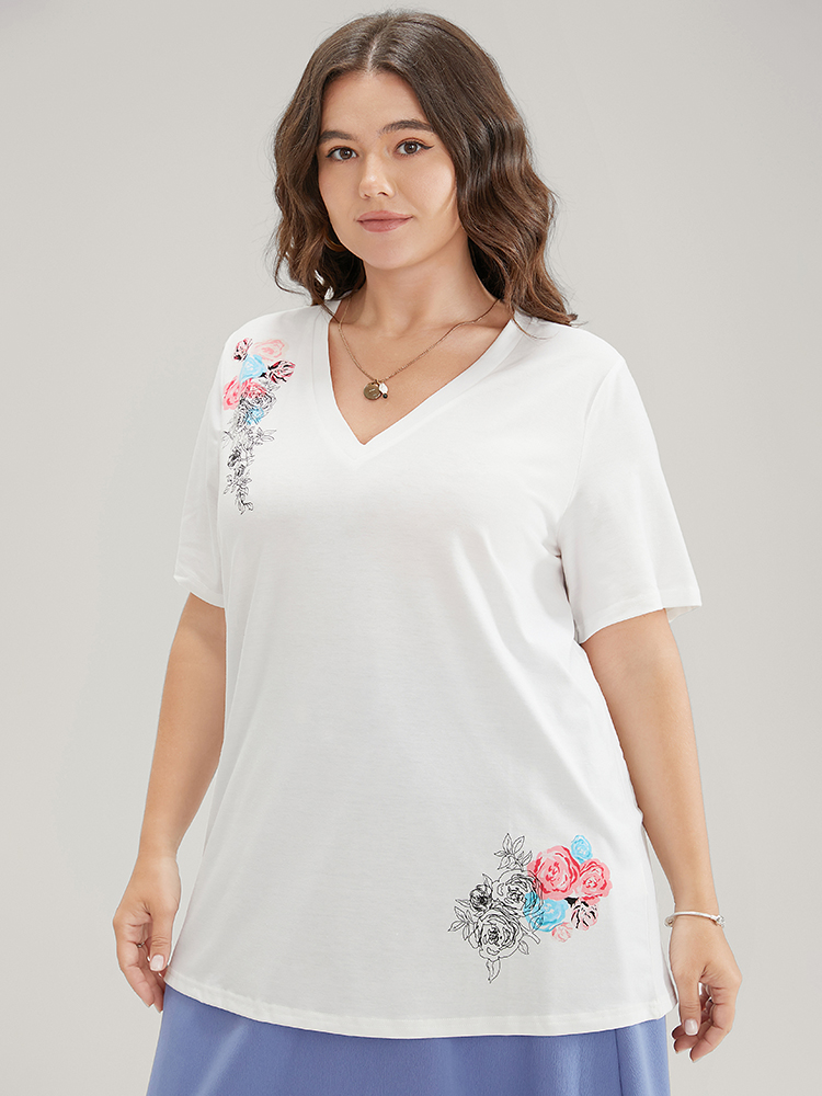 Plus Size Women Dailywear Floral Printed Regular Sleeve Short sleeve V-neck Casual T-shirts BloomChic 