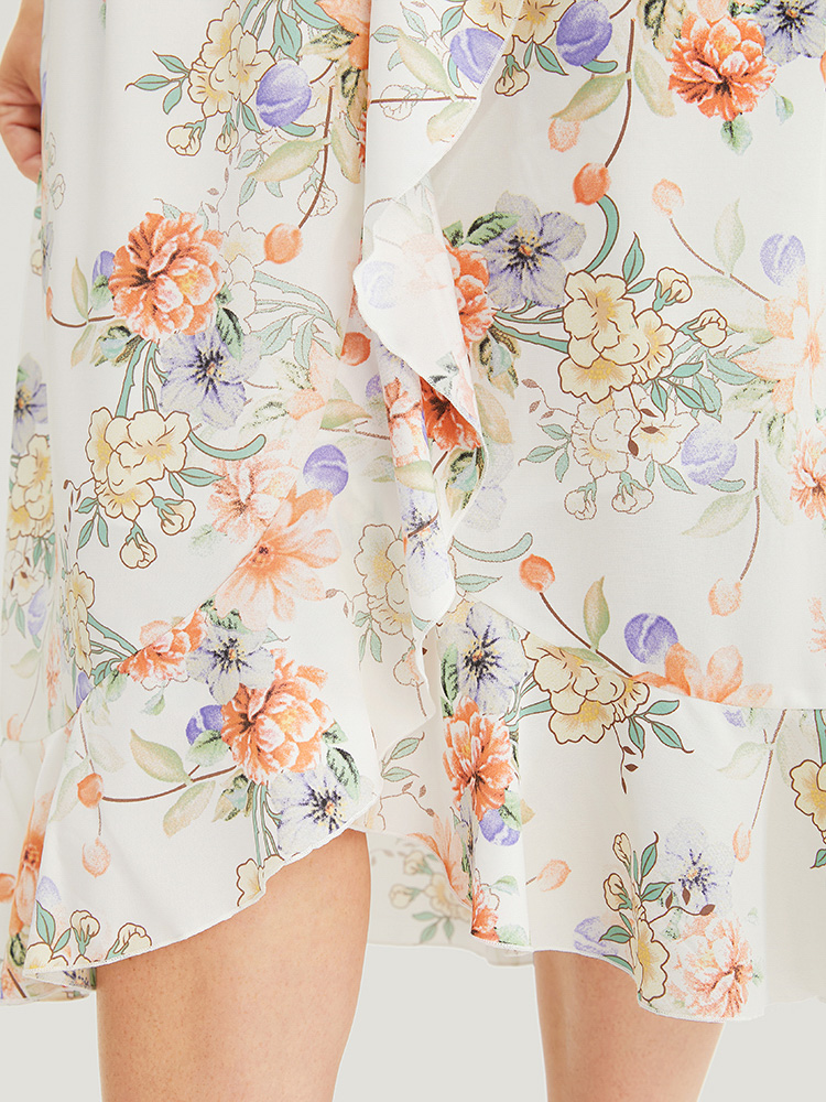 Plus Size Floral Print Cold Shoulder Pocket Split Ruffle Trim Dress WhiteSmoke Women Elegant Adjustable Straps Cold Shoulder Short sleeve Curvy Midi Dress BloomChic 14-16/1X 