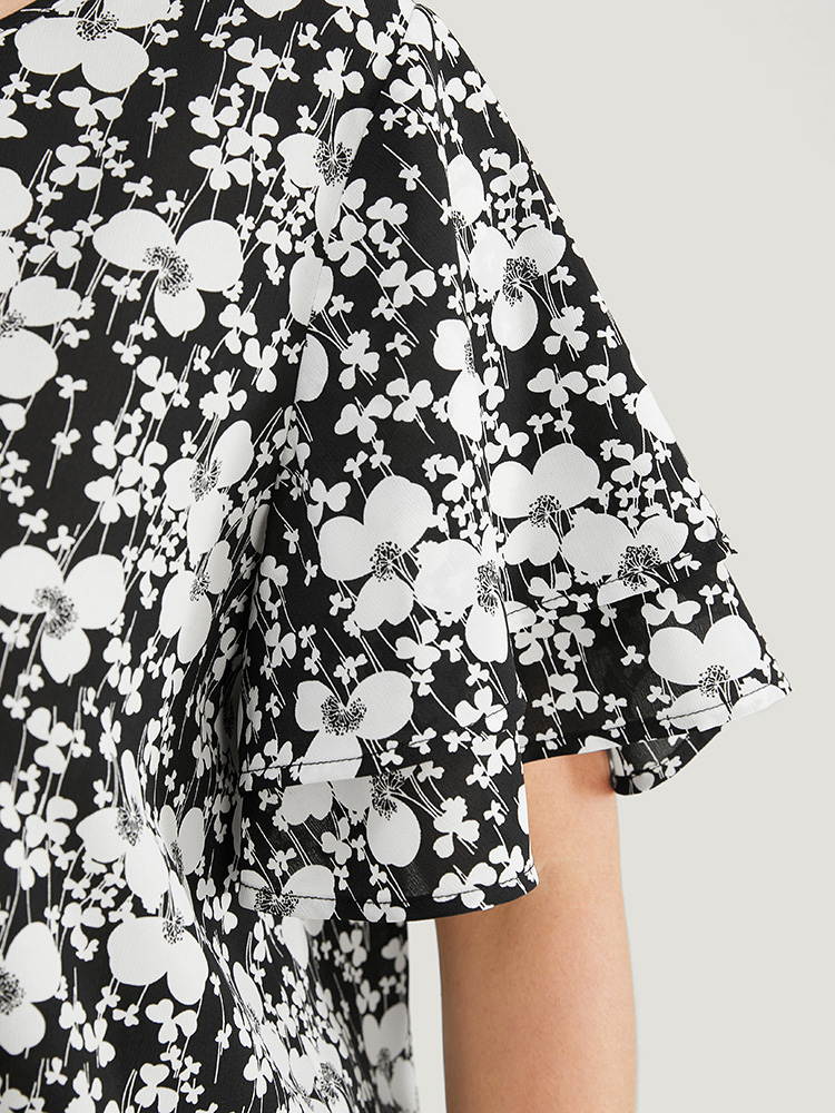 Plus Size Women Dailywear Ditsy Floral Ruffle Sleeve Short sleeve Round Neck Elegant Blouses BloomChic 