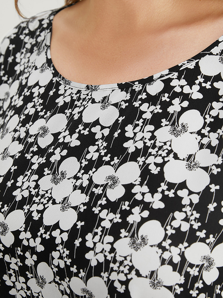 Plus Size Women Dailywear Ditsy Floral Ruffle Sleeve Short sleeve Round Neck Elegant Blouses BloomChic 