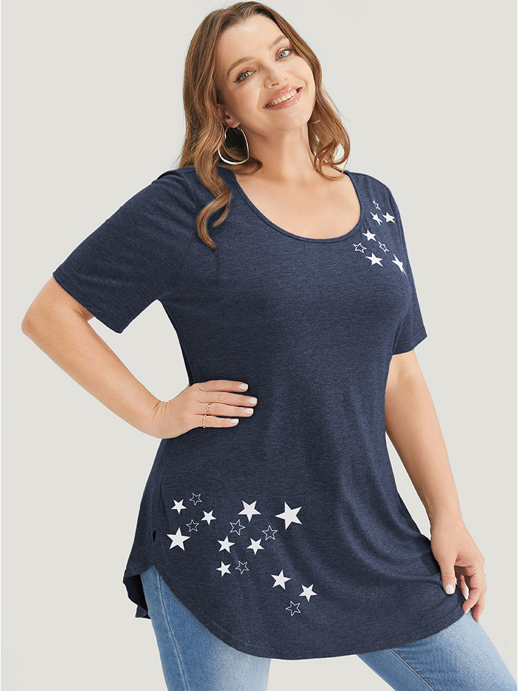 

Plus Size Star Print Split Arc Hem T-shirt Indigo Women Casual Star and moon Round Neck Dailywear T-shirts BloomChic