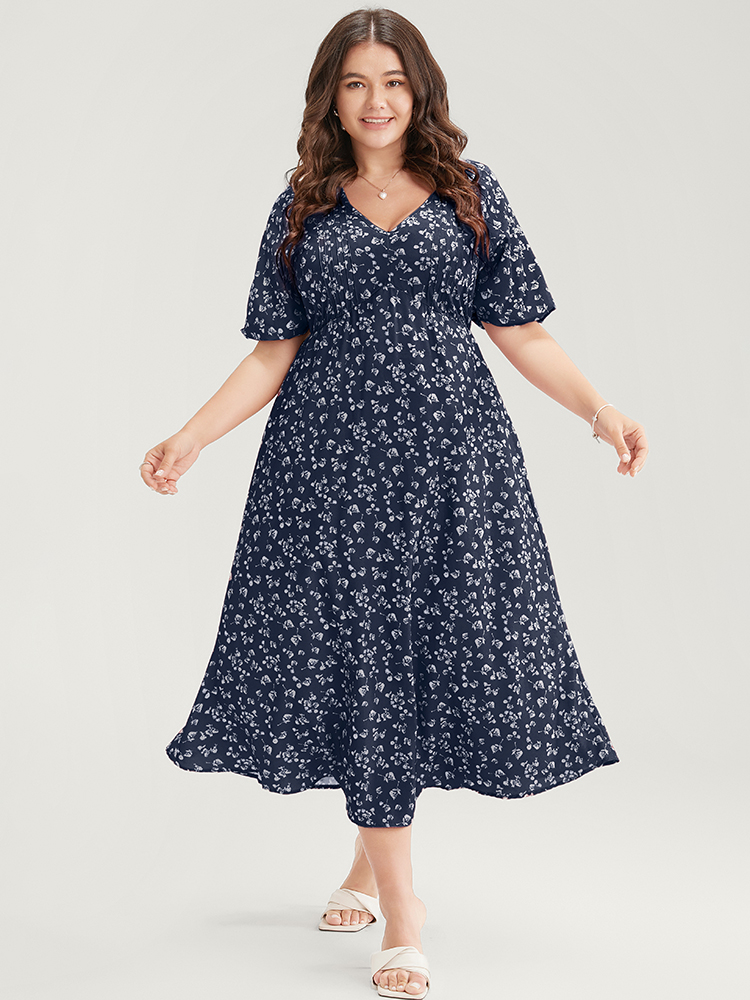 

Plus Size Ditsy Floral Pleated Pocket Raglan Sleeve Ruffle Dress Navy Women Elegant Pocket V-neck Short sleeve Curvy Midi Dress BloomChic