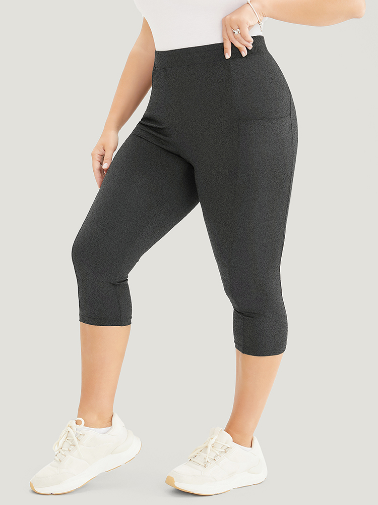 

Plus Size Plain Skinny Pocket Cropped Leggings Women DimGray Casual Medium stretch Skinny High Rise Dailywear Leggings BloomChic