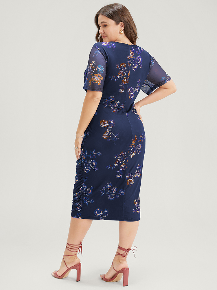 

Plus Size Floral Print Ruched Mesh Insert Square Neck Dress Indigo Women Glamour Gathered Square Neck Short sleeve Curvy Knee Dress BloomChic