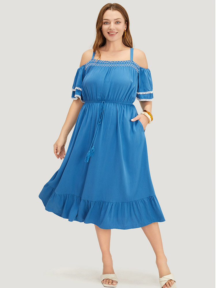 Plus Size Women Dailywear Plain Adjustable Straps Regular Sleeve Short sleeve Cold Shoulder Pocket Vacation Dresses BloomChic 