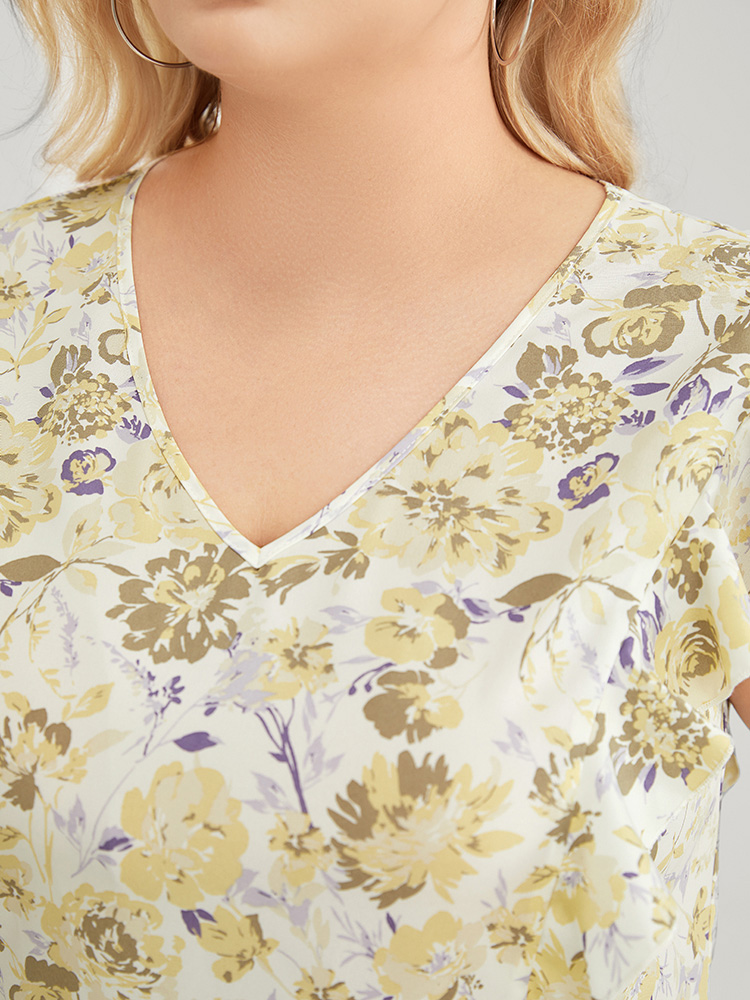 Plus Size White Floral Print V Neck Ruffle Trim Cap Sleeve Blouse Women Elegant Cap Sleeve V-neck Dailywear Blouses BloomChic 18-20/2X 