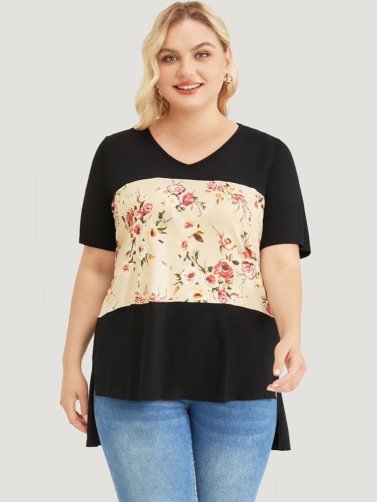 Plus Size Women Dailywear Floral Regular Sleeve Short sleeve V-neck Elegant T-shirts BloomChic 