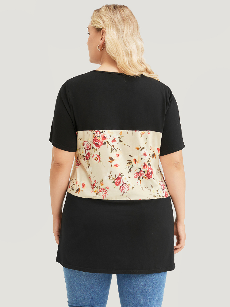 Plus Size Women Dailywear Floral Regular Sleeve Short sleeve V-neck Elegant T-shirts BloomChic 