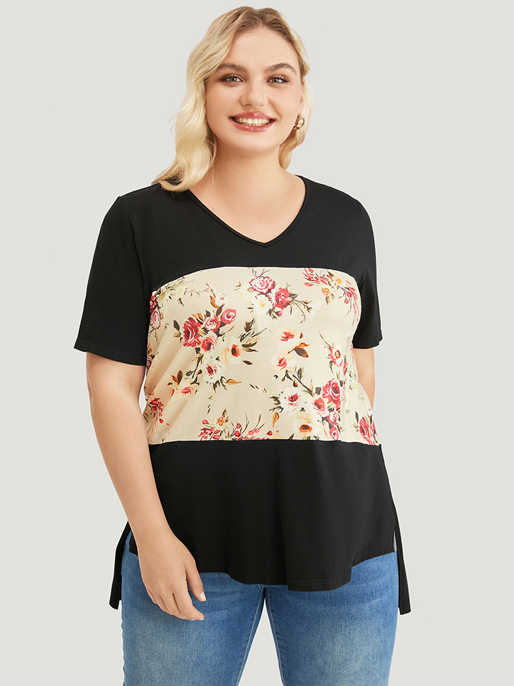 Plus Size Women Dailywear Floral Regular Sleeve Short sleeve V-neck Elegant T-shirts BloomChic 