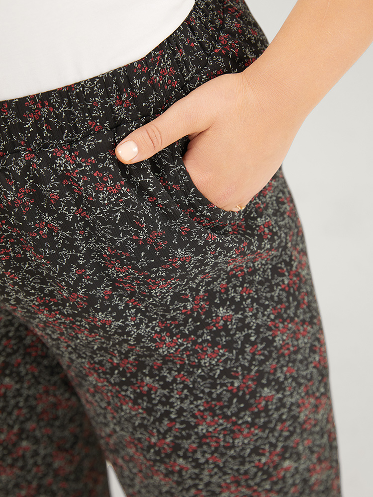Plus Size Women Dailywear Ditsy Floral Mid Rise Pocket Elegant Pants BloomChic 
