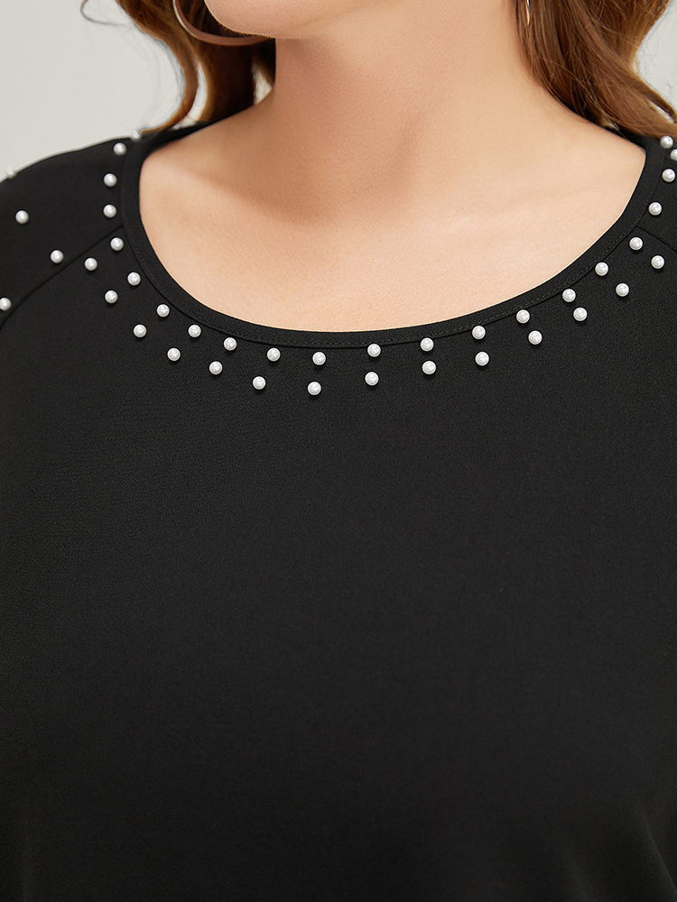 Plus Size Women Dailywear Plain Beaded Raglan sleeve Short sleeve Round Neck Elegant T-shirts BloomChic 