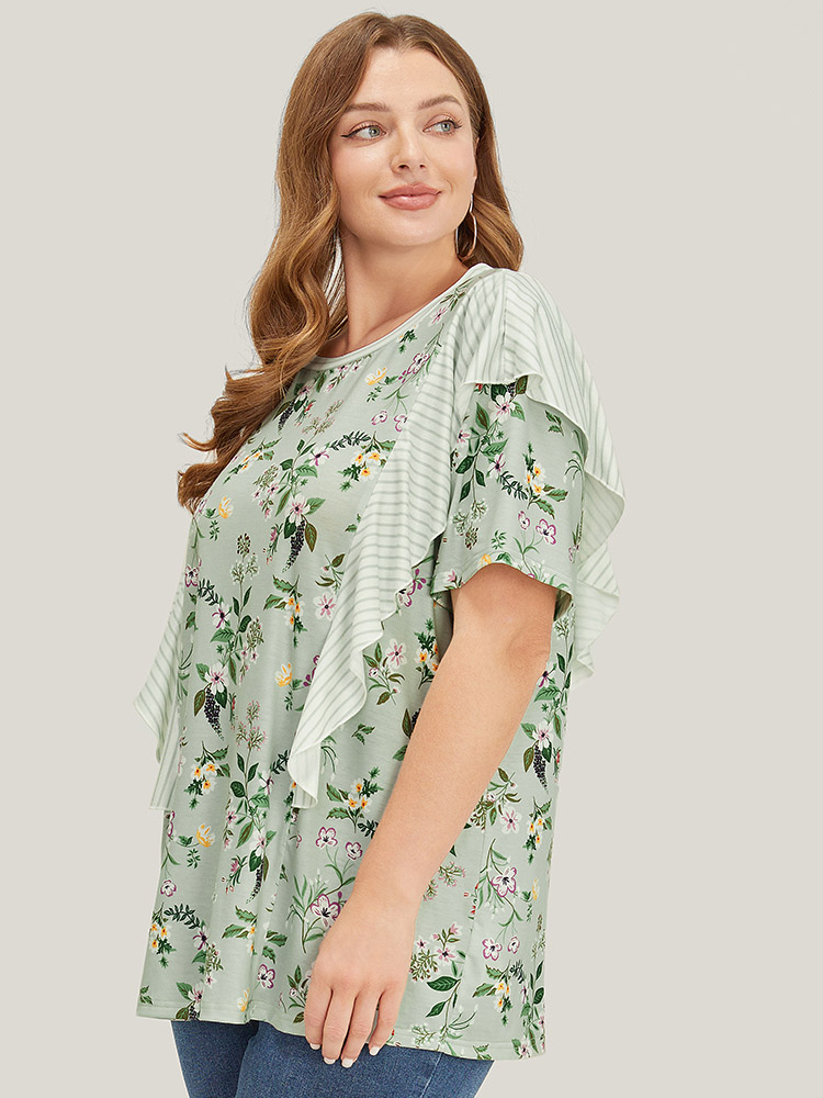 Plus Size Women Dailywear Striped Regular Sleeve Short sleeve Round Neck Elegant T-shirts BloomChic 