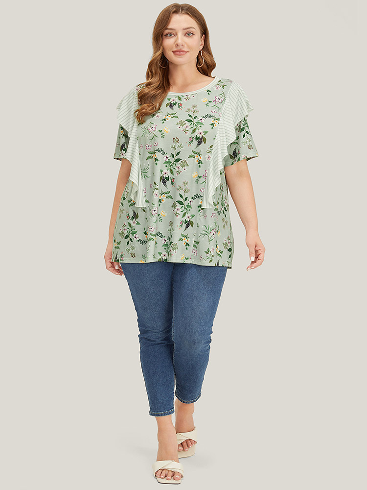 Plus Size Women Dailywear Striped Regular Sleeve Short sleeve Round Neck Elegant T-shirts BloomChic 