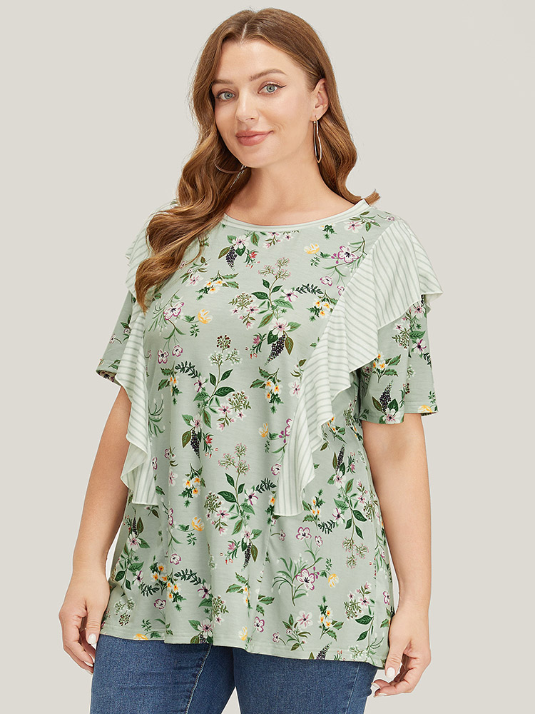 Plus Size Women Dailywear Striped Regular Sleeve Short sleeve Round Neck Elegant T-shirts BloomChic 