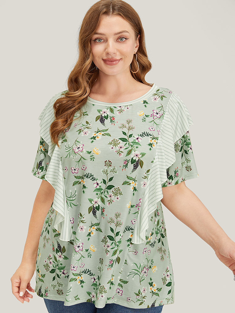Plus Size Women Dailywear Striped Regular Sleeve Short sleeve Round Neck Elegant T-shirts BloomChic 