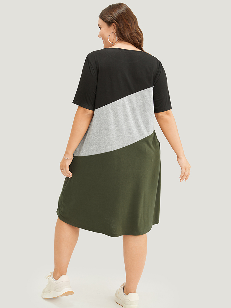 Plus Size Women Dailywear Colorblock Contrast Regular Sleeve Short sleeve Round Neck Pocket Casual Dresses BloomChic 