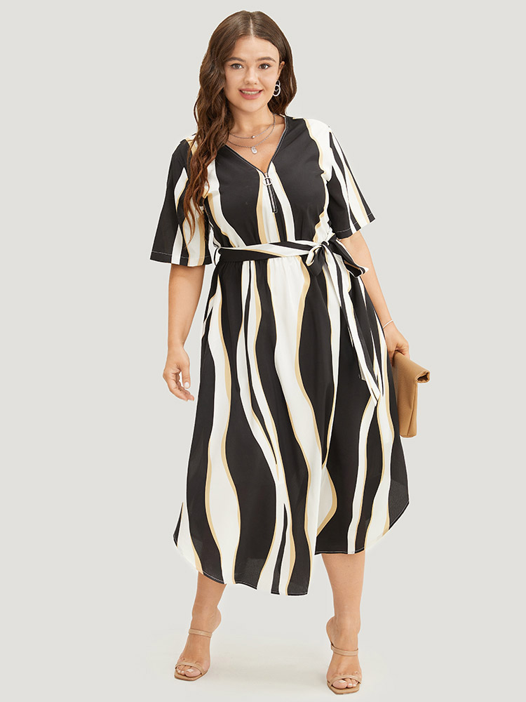 

Plus Size Geometric Contrast Pocket Ruffle Belt Half Zipper Arc Hem Dress Black Women Office Lined V-neck Short sleeve Curvy Midi Dress BloomChic